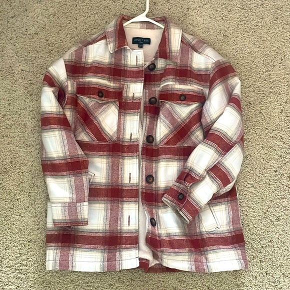 Super cute New Love Tree Plaid Shacket-S/M - Picture 3 of 10